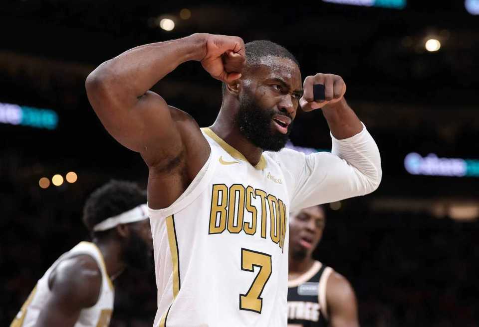 开云体育官网-布朗三节41+6！绿军狂胜老鹰列东部第二 豪瑟30+10三分平纪录